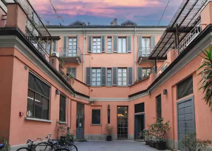 Charming San Babila Apt.
