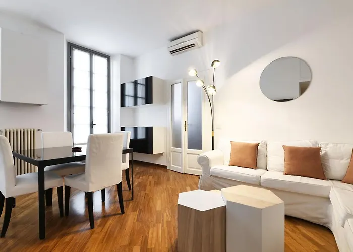 Charming San Babila Apt.